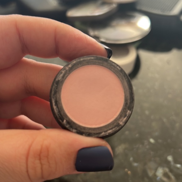 Light Pink Eyeshadow - Picture 2 of 3